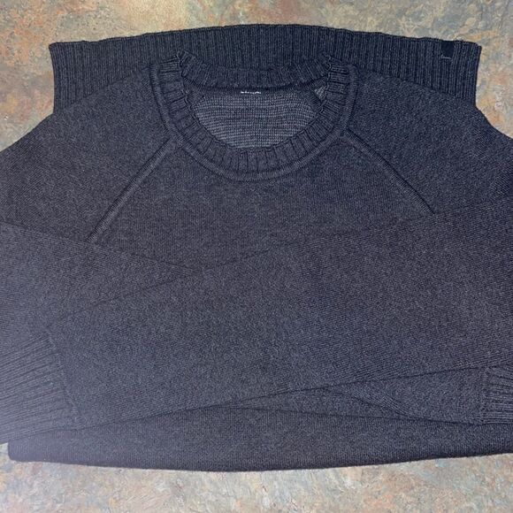 NEW! Lululemon Long Sleeve Sweater - Picture 1 of 8